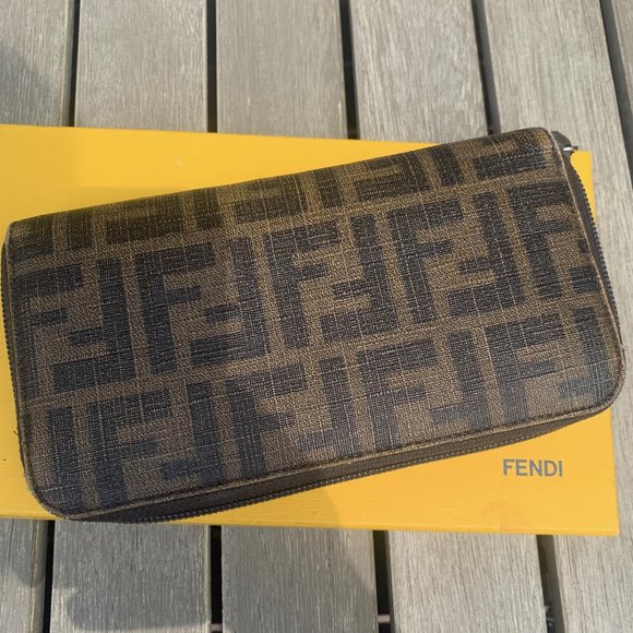 Fendi Monogram Zip Wallet - Picture 2 of 9